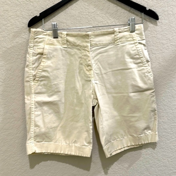 ▶️Vineyard Vines◀️ Shorts In Size 2. - Picture 1 of 15